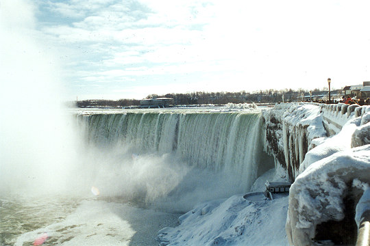 Up Close With Horseshoe Falls on New Years Picture